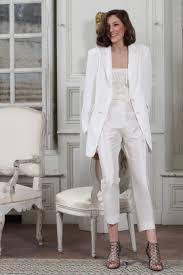 Si vous vous rendez à un. Tenues Femme De Mariage Civil Chics Et Originales