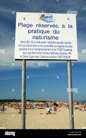 Cap d Agde spiaggia nudista Languedoc Roussillon Francia Volti sfocati Foto  stock - Alamy