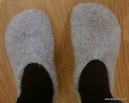 For the larger, expanded pattern with many more sizes and wider gratefull thanks to sarah for the name suggestion, without which i would still be calling them 'no name felted slippers' or some such thing. Super Easy Knit And Felt Slippers Tutorial Nicnacnoo Blog Felted Slippers Pattern Felted Slippers Knitted Slippers