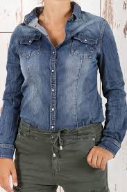 Chemise en jean manches longues casual bleue en denim arrondie pour femme longue. Antagonisme Anzai Canoe Chemise Jean Cintree Lespeillasses Com
