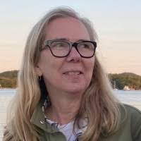 Emily Kamin's Instagram, Twitter & Facebook