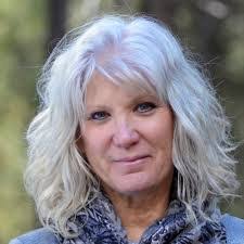 Cynthia Tesh's Instagram, Twitter & Facebook