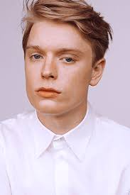 youngfcs : [ Freddie Fox ] Nome: Frederick Samson Robert...