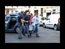 Rapina in banca a milano. Sventata Rapina In Banca Il Video Completo Dei Due Arresti In Flagranza