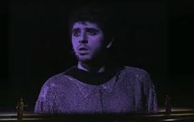 People are dying to see that city. Le Casting De Notre Dame De Paris En 1998 Et Maintenant