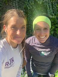 Discussion about Michelle's behavior in the What The Hales group