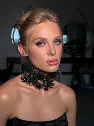 Hi, I'm Evgeniya, a professional makeup artist and hairstylist with 7 years  of experience. My goal is to enhance your natural beauty, not to mask it. I  specialize in creating flawless, lightweight,