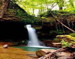 Bu kaya sıvama gibi bir işlem görmüş mü? Biri Yapay Biri Dogal Iki Selale Buyuk Ilgi Goruyor Artvin Iline Bagli Murgul Ilcesi