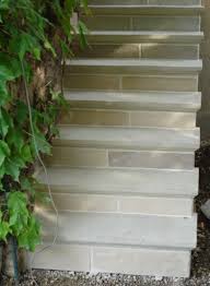 Marches Et Contremarches Abbatiales En Pierre Reconstituee Parement Pierre Exterieur Escalier Exterieur Beton Escalier Exterieur