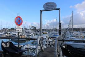 Notre maison est très grande et idéalement située sur le port de ploumanac'h, et dans le cadre de son extension nous. Perros Guirec Port Du Linkin Quatre Pontons Seront Dotes D Un Acces Securise Le Tregor