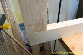 Bevor Die Isolierglasscheibe Endgultig Eingesetzt Wird Bekommt Der Rahmen Naturlich Einen Anstrich Nachdem Der Anstrich In 2020 Selber Bauen Selber Bauen Holz Fenster