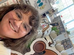 SENIOR SUNDAY💡: Hello, I am Shila Blagovich, and it's been four years of  blood, sweat, and tears and it's finally coming to an end. I've met so many  people and made some