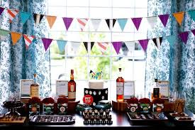 Je mets à votre disposition des idées et des bonnes adresses pour trouver ou. Deco Table Anniversaire Adulte Une Fete Pour Les 60 Ans