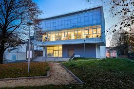 Institution indépendante, la banque de france a trois grandes missions : Visite Du Siege Renove De La Cci Des Ardennes A Charleville