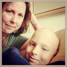 50 amazing photos of moms caring for their children through difficult times 