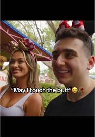 Where My Hug At: Lacy Aura Moments