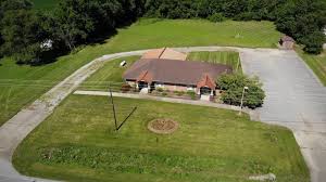 2632 N. CHERRY ST., MT. CARMEL, IL 62863--COMMERCIAL PROPERTY IN PRIME  LOCATION!!!