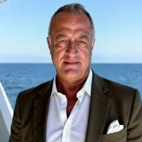 100+ "Daniel Link" profiles