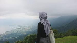 Jangan khawatir, pastikan kamu menggunakan jasa agen travel terpercaya seperti ongis. Menikmati Dinginnya Kabut Pagi Di Puncak Lawang Spot Terbaik Paralayang Regional Liputan6 Com
