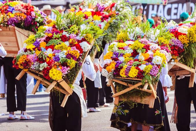 Tour de Feria de Flores