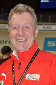 Patrick moster, sportdirektor des bundes deutscher radfahrer (bdr), ist während des zeitfahrens bei den olympischen spielen in tokio mit rassistischen anfeuerungsrufen am straßenrand aufgefallen. Patrick Moster Wikipedia