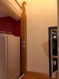 Habillage Bois Interrupteur Separation Entre Deux Couleurs Sur Un Mur En 2020 Habillage Maison Bois