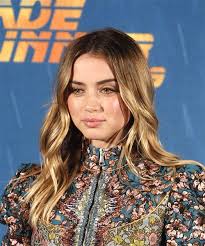 Photogallery of ana de armas updates weekly. Ana De Armas Long Wavy Dark Honey Blonde Hairstyle