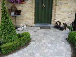 Allee Pave Gres Gris