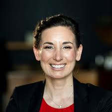 This month, we're sharing a few of our teachers favorite things—next up,  Aileen, OHY teacher. Her faves: • Traveling + visiting her sons • Walking  her dogs • Swimming with the Ventura