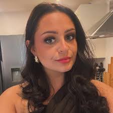 Hey everyone !! What does this mean 🤔❤️ thankyou xx