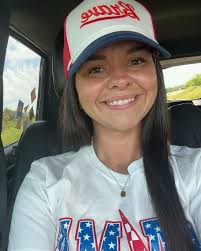 🏡 Have questions about real estate in Des Moines? You're not alone! I've  put together some of the most common questions from buyers and sellers  right here in Des Moines, Iowa —