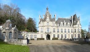Located Between Senlis Crepy En Valois Oise France Prestigeous Chateau For Sale 1 950 000 Chateau France Le Manoir Chateau