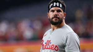 Phillies' Kyle Schwarber give slugger's golf guide at Phoenix Open