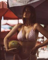 Ella Cervetto - Free pics, galleries \u0026 more at Babepedia