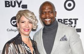 Terry crews' first job was drawing courtroom sketches. Brooklyn Nine Nine Cast Who S Dating Or Married The Delite