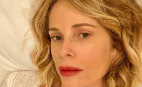E' online tutta la mia detersione di luce beauty solo su www.lucebeauty.it. Alessia Marcuzzi Fan In Rivolta Non E Quarantena