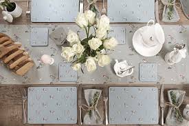 The arrangement for a single diner a placemat is a protective table pad usually made of paper, plastic or cloth for restaurants and households. Table Setting Design Ideas Inspired By Animals Archi Living Com