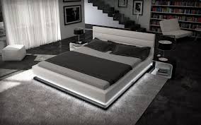 Ebenso wichtig wie die wahl einer rückenfreundlichen matratze mit einem für sie passendem härtegrad ist auch die eines passenden lattenrostes. Komplettbett Moonlight Mit Matratze Und Lattenrost 180 X 200 Cm 200 X 200 Cm 200 X 220 Cm Kaufen Bei Pmr Handelsgesellschaft Mbh