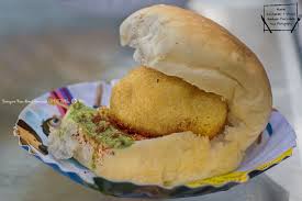 Vada Pav Sudhya Vada Pav Stall Near Shiv Sena Shakha Kabutar Khaana Dadar West Mumbai Maharashtra India Mumbai Street Food Food Street Food
