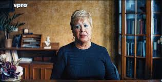 Het zaad van karbaat vertelt het verhaal van 'spermadokter' jan karbaat, die met zijn zaad meer dan 65 patiënten insemineerde. Yjmk1tozcuvjpm