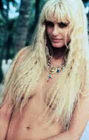 Daryl hannah makes a splash as she rolls back the years. Daryl Hannah Splash Inspire Pinterest Daryl Hannah And Hair Daryl Hannah Mermaid Hair Splash Movie
