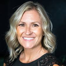 What are some good places to live in Tennessee for someone moving from  California?