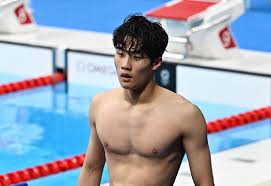 이날 황선우는 남자 수영 100m 자유형 준결승에서 3위로 골라인에 들어와 100m 자유형 47초 56으로 한국, 아시아 신기록을 갱신했다. Efzkuob3ohxpjm
