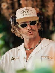 Hello friends 👋 Dressing up is one of my favourite things to do and we  cant wait to get funky at our next weird and wonderful theme party with you  all 💃