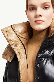 Piumino corto Parana con cappuccio Nero