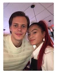 Bill Skarsgard News On Twitter Bill With A Fan Today