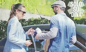 Alena seredova ha ripreso in mano la sua vita dopo l'addio a gianluigi buffon. Gigi Buffon E Alena Seredova Volti Scuri All Incontro Per I Figli A 4 Anni Dalla Separazione