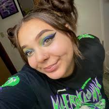 Looking for recommendations for a nail artist that does “designer” acrylics  in Medina! My last artist was 1.5hrs-2hrs away round trip and I can't  justify driving that far anymore. Please post their