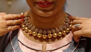 Organised Jewellery Companies May Gain From Ban On Risky Deposit Schemes Gold Price Jewelry Companies Gold Rate