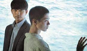 서복>은 인류 최초의 복제인간 '서복'을 극비리에 옮기는 생애 마지막 임무를 맡게 된 정보국 요원 새로운 시도, 압도적 비주얼 올 겨울 최고의 기대작 올 겨울 극장가의 포문을 열 감성 드라마 <서복>은. Rfvxwo3rvv Cjm